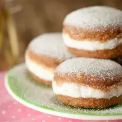Czy pączki są wegańskie? Odkryj prawdę o składnikach i alternatywach