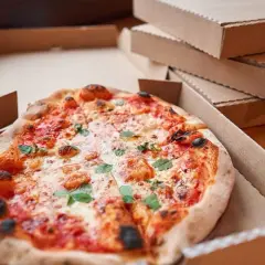 Ile kalorii ma pizza wegetariańska? Zaskakujące różnice w kaloryczności