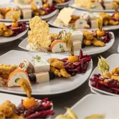Jak wygląda catering do domu? Praktyczne informacje i porady
