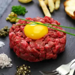 Czy tatar jest dietetyczny? Odkryj jego zalety i zagrożenia