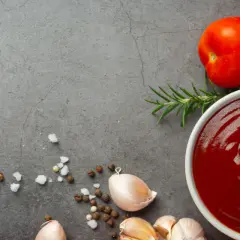 Jak zagęścić sos keto? Sprawdzone metody bez węglowodanów