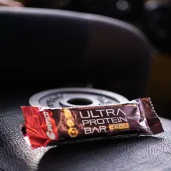 Baton proteinowy przed czy po treningu - co wybrać dla lepszej regeneracji?