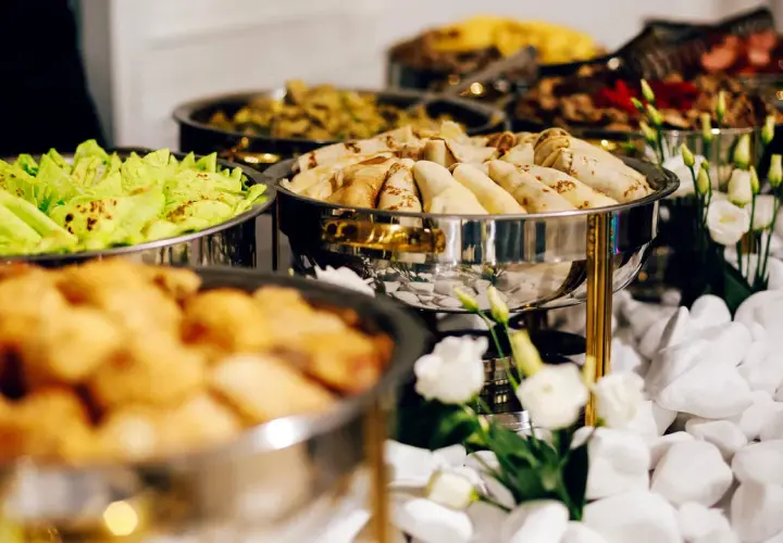 Co to jest catering? Poznaj definicję i rodzaje usług cateringowych