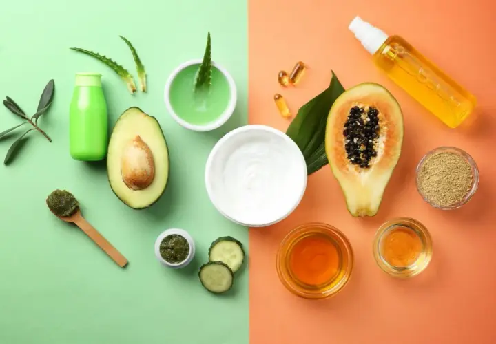 Kosmetyki i naturalne składniki: awokado, aloes, papaja, miód, ogórek.