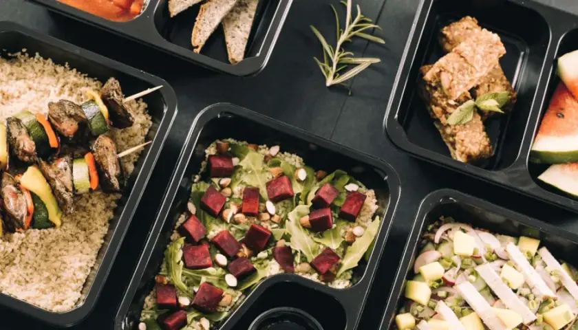 Wiem co zjem catering - zdrowe posiłki, które zmienią Twoje życie