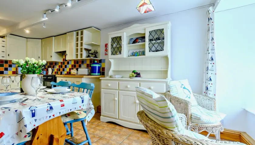 Self catering co to? Poznaj zalety i opcje zakwaterowania