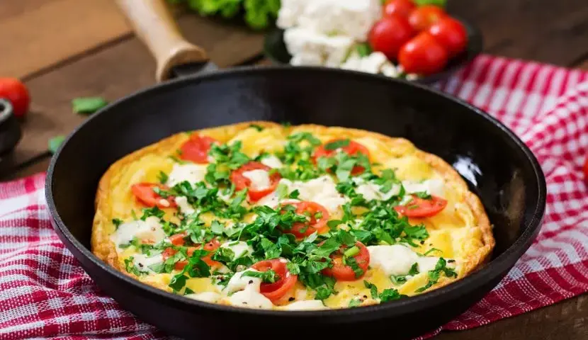 Jak zrobić omlet fit - zdrowy przepis na smaczne i lekkie danie
