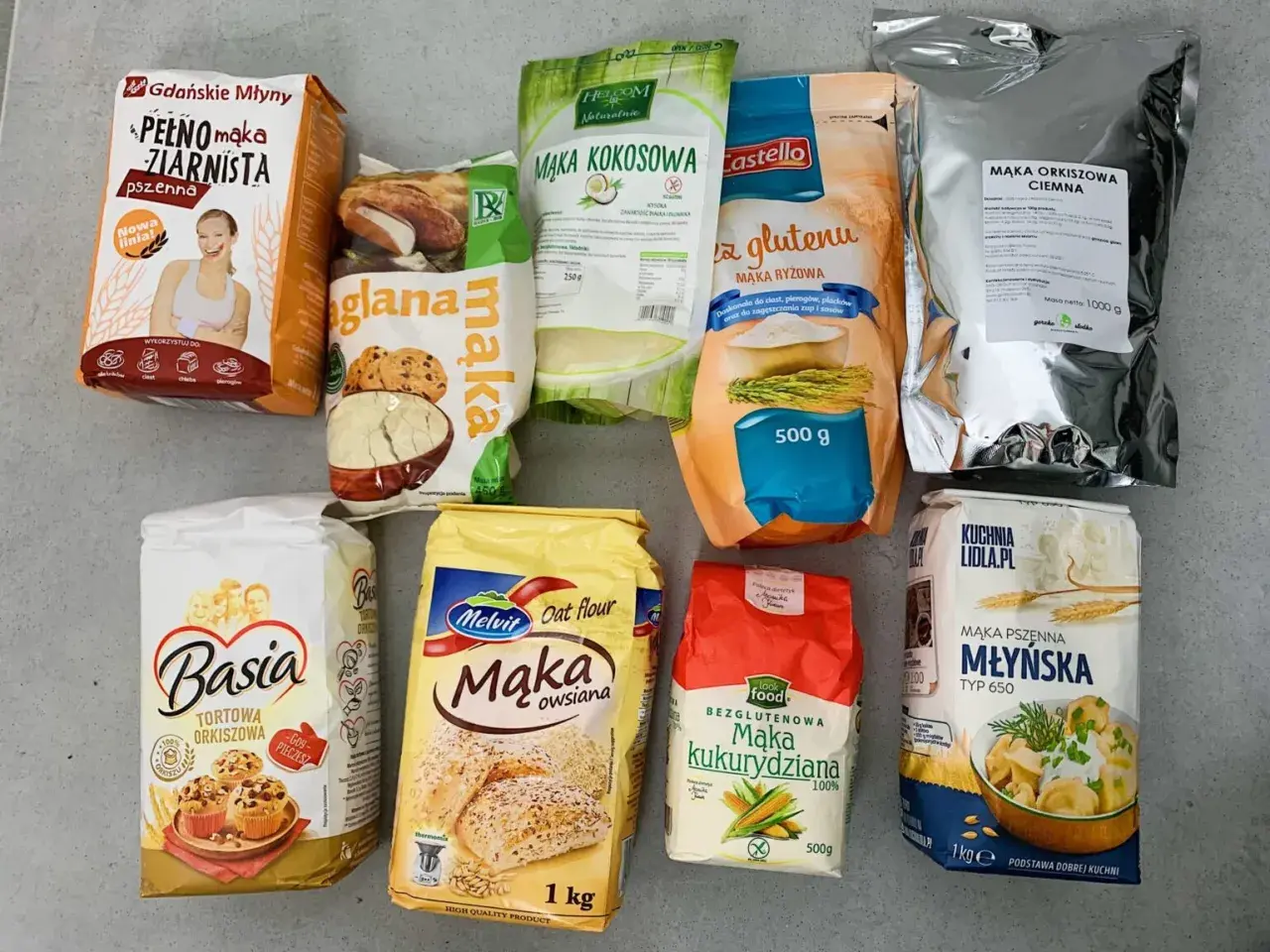 Różne rodzaje mąk, w tym mąka orkiszowa. Czy mąka orkiszowa jest dobra na keto? Zobaczmy składniki!