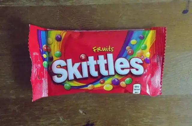 Zdjęcie Czy Skittles są wegańskie? Odkryj składniki i kontrowersje