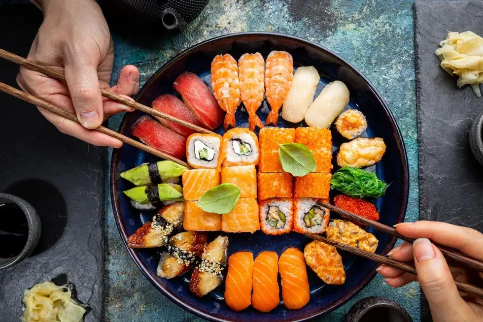 Zdjęcie Czy sushi jest dietetyczne? Odkryj zdrowe i kaloryczne pułapki
